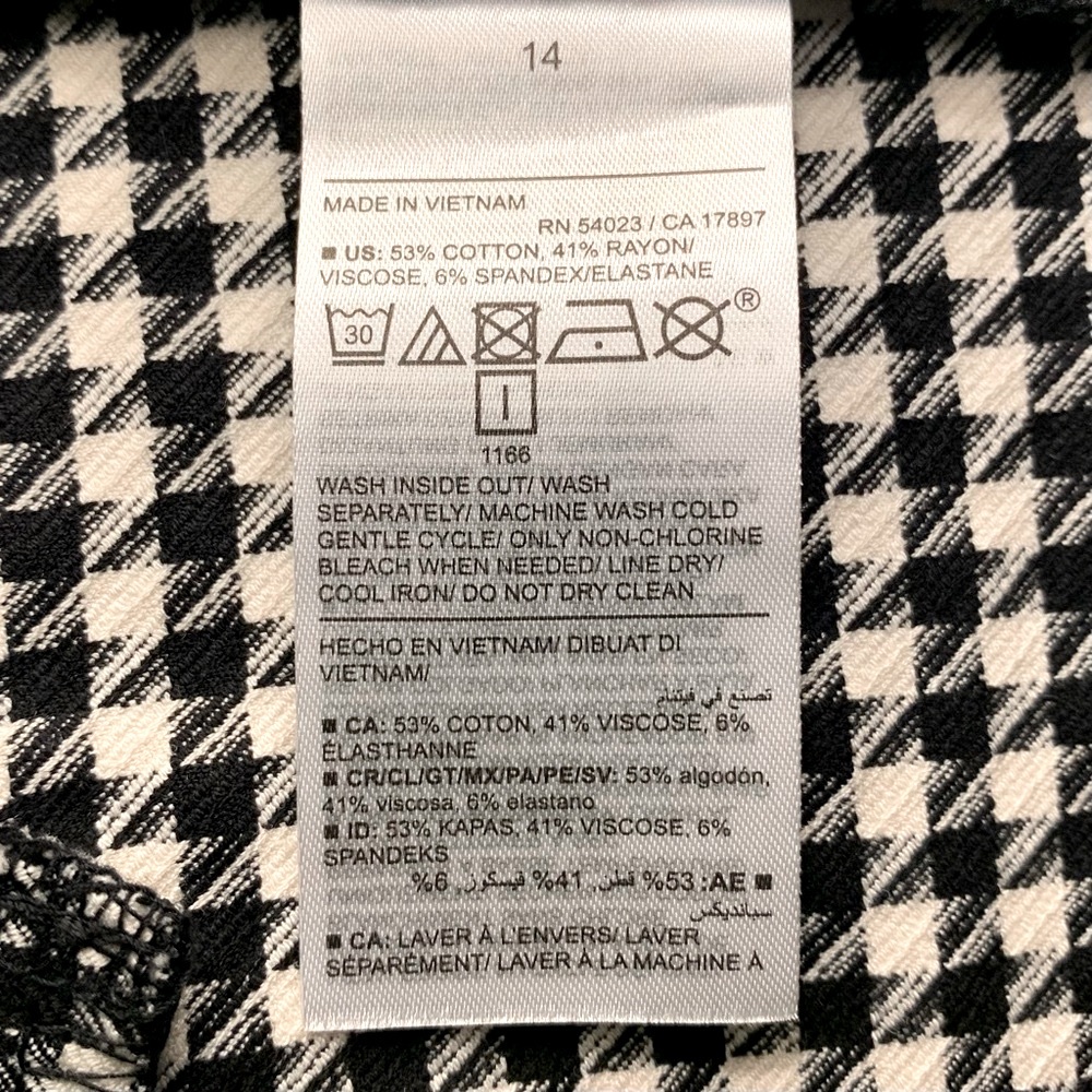 Old Navy Black & Cream Houndstooth High Rise Pixie Skinny Pants - Picture 8 of 8